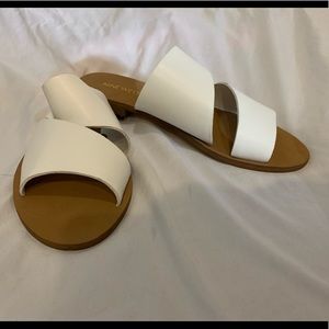 NWOT NINE WEST SANDALS